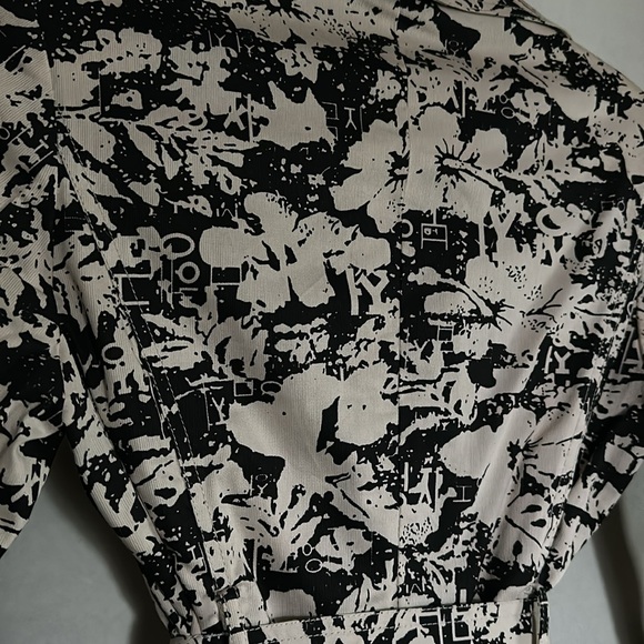 Forever twentyone b/w hibiscus patterned Trench Coat - Picture 3 of 5